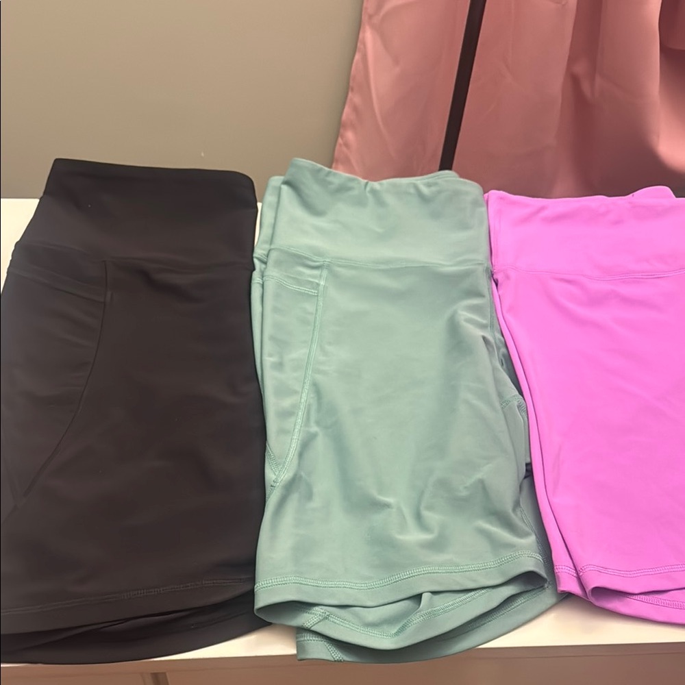 Women’s Old Navy High Rise Powersoft bike shorts set